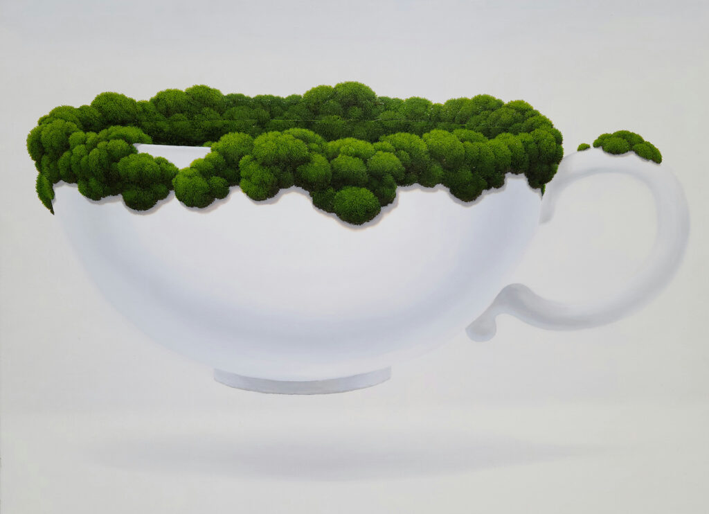 Coffee Cup_Moss, 2020, oil on canvas, 116.8 × 91 cm